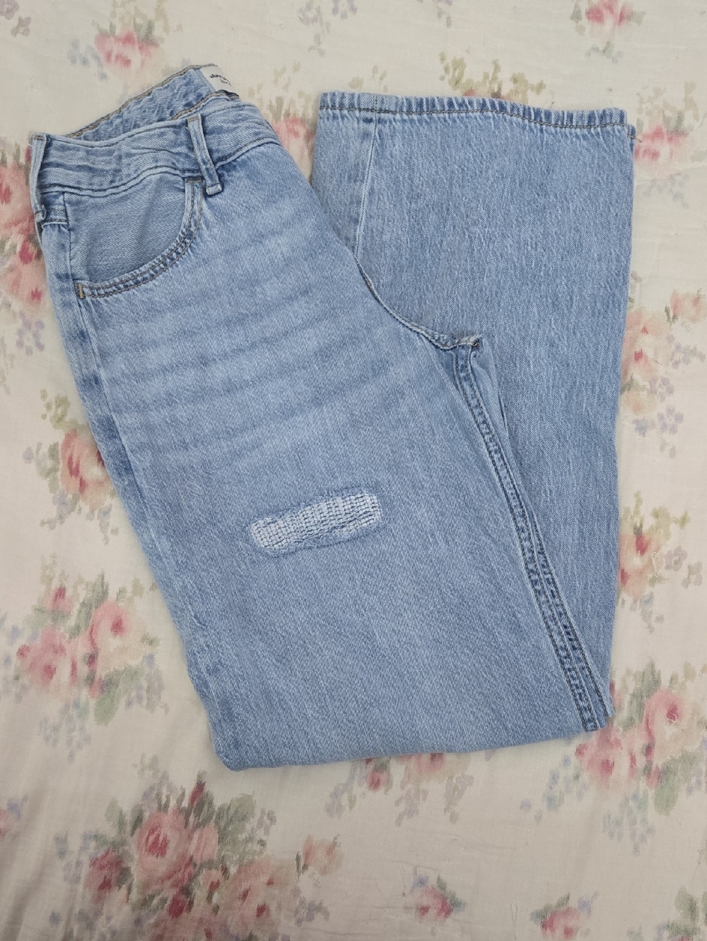 abercrombie kids Light Wash Blue Low Rise Baggy Jeans Wide